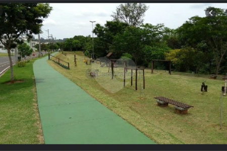 Casa à venda com 3 quartos, sendo 1 suíte, no condomínio Lago da Serra, Araçoiaba da Serra - SP