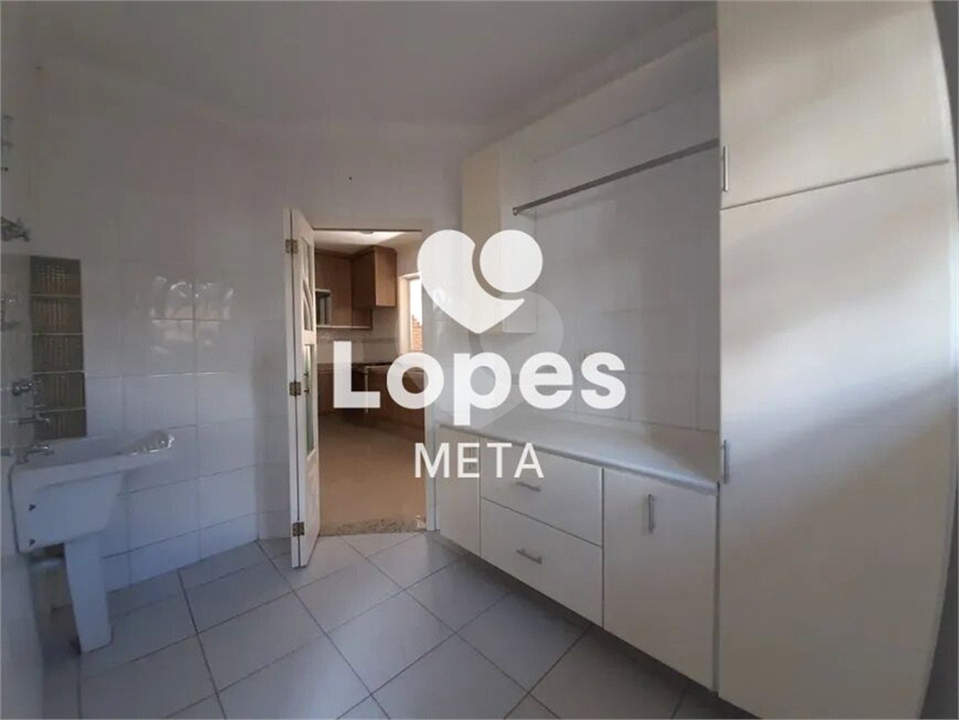 Casa à venda com 4 suítes no condomínio Altos da Serra Ii, São José dos Campos - SP