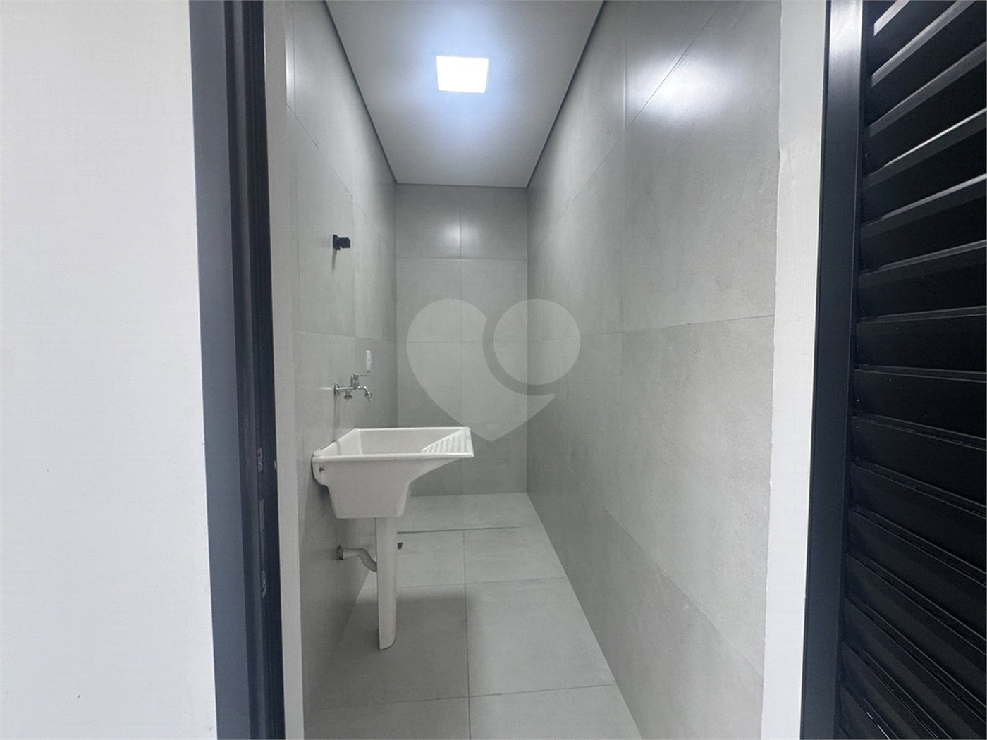 Casa à venda com 3 quartos, sendo 1 suíte, no condomínio Residencial Villagio Wanel, Sorocaba - SP