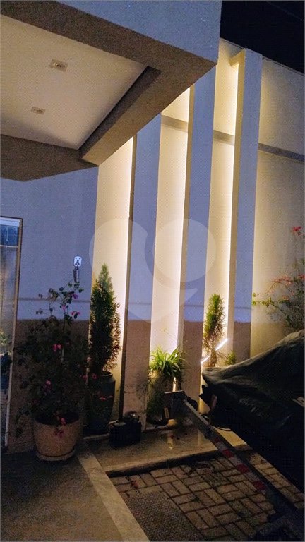 Casa à venda com 3 quartos, sendo 2 suítes, no condomínio Planície do Araguaia, Rio de Janeiro - RJ