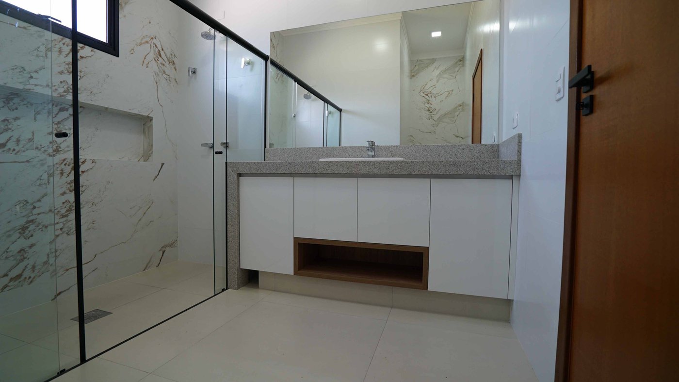 Casa à venda com 4 suítes no condomínio Gramado Park Residencial, Álvares Machado - SP