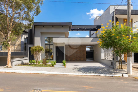 Casa à venda com 3 quartos, sendo 1 suíte, no condomínio Reserva do Vale, Caçapava - SP