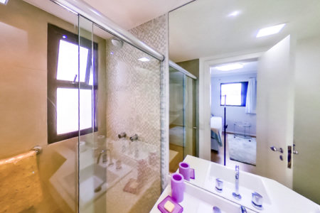 Apartamento à venda com 4 quartos, sendo 2 suítes, em Alto da Boa Vista, São Paulo, SP