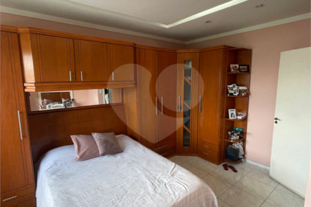 Casa à venda com 5 quartos, sendo 1 suíte, no condomínio Residencial Green Ville, Rio de Janeiro - RJ