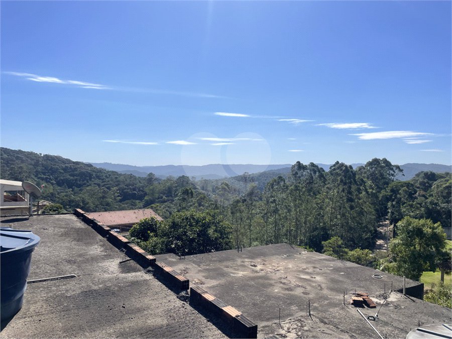 Casa à venda com 3 quartos, sendo 1 suíte, em Roseira, Mairiporã, SP