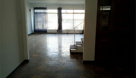 Casa à venda com 4 quartos, sendo 2 suítes,  em Vila Marari, São Paulo, SP