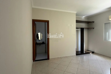Casa à venda com 3 quartos, sendo 1 suíte, no condomínio Bella Vita, Atibaia - SP