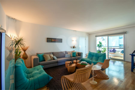 Apartamento a venda no Campo Belo, 192 M², 3 suites, 3 vagas, lazer e próximo ao metrô