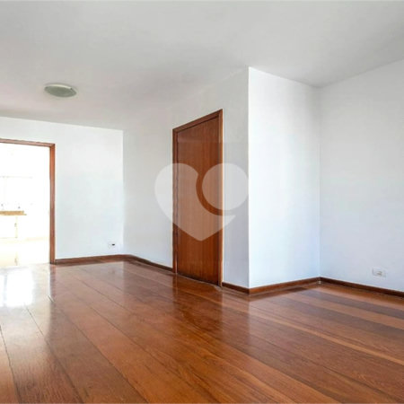 Apartamento à venda com 3 quartos, sendo 1 suíte,  em Cerqueira César, São Paulo, SP