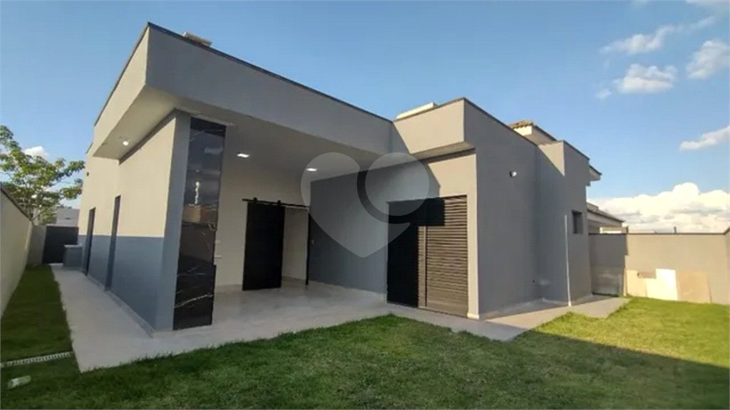Casa à venda com 3 quartos, sendo 1 suíte,  no condomínio Terras do Vale, Caçapava - SP