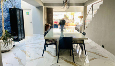 Casa à venda com 3 suítes em Jardim Londrina, São Paulo, SP