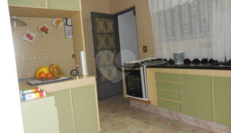 Casa à venda com 3 quartos, sendo 1 suíte,  em Piraporinha, Diadema, SP