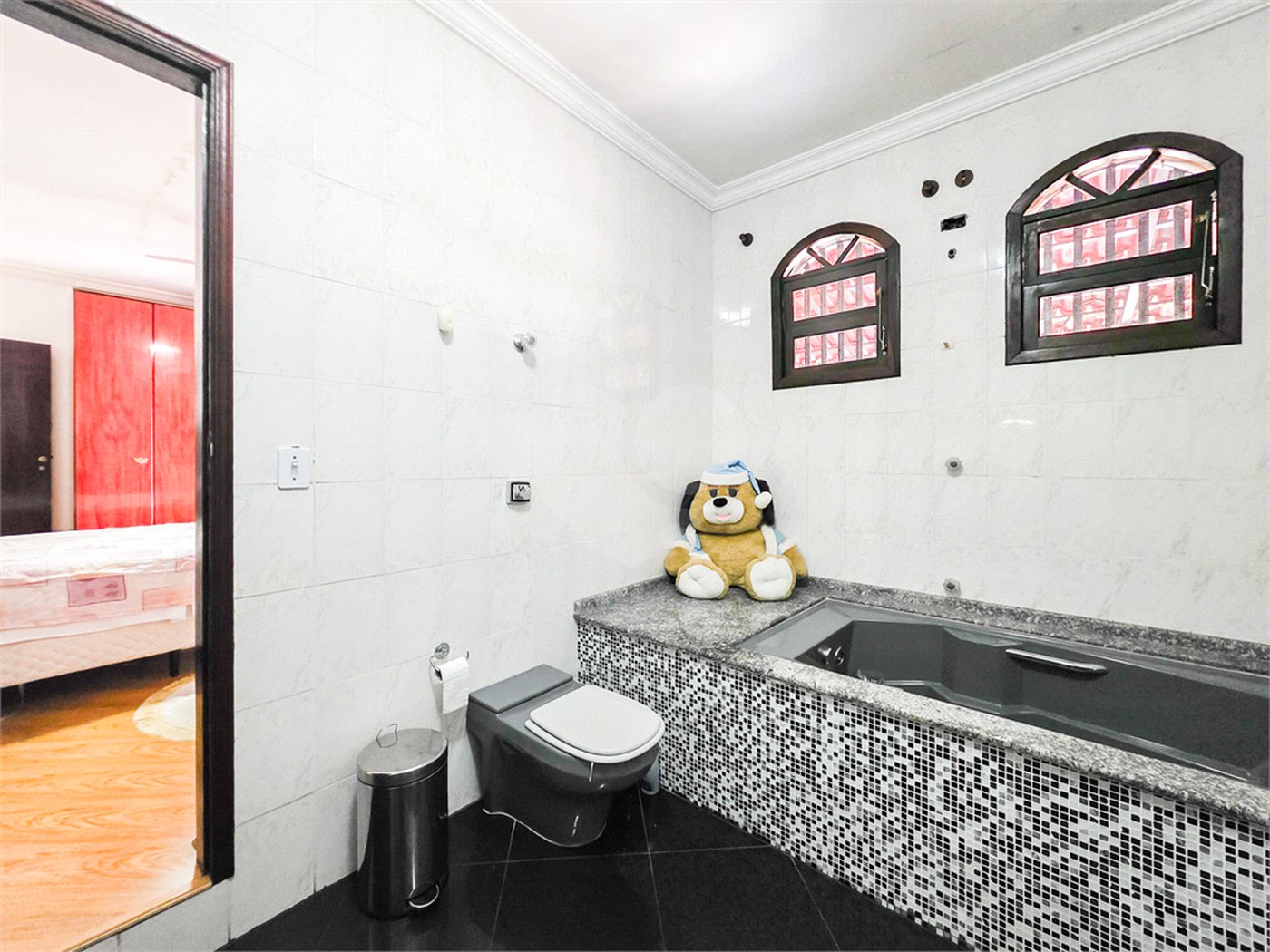 Casa à venda com 4 quartos, sendo 1 suíte, em Sapopemba, São Paulo, SP