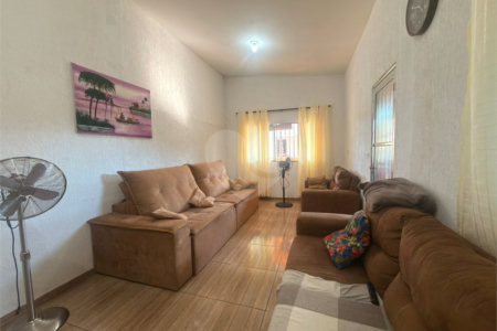 Chácara à venda com 4 quartos, sendo 3 suítes,  em Vila Recreio, Itapetininga, SP