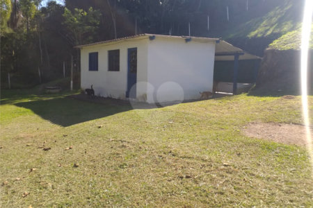 Sítio à venda com 4 quartos, sendo 1 suíte,  em Cruz das Almas, Biritiba-mirim, SP