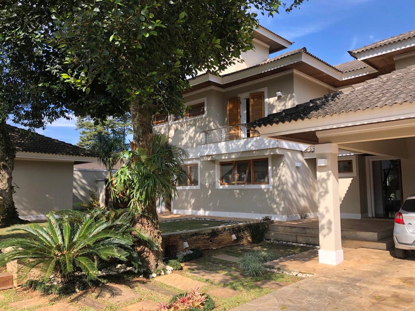 Casa à venda ou para alugar com 5 suítes em Serra da Cantareira, Mairiporã, SP