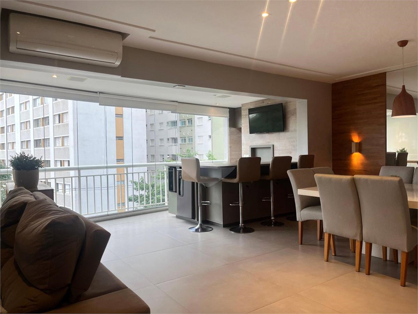 Apartamento à venda com 3 quartos, sendo 2 suítes, em Vila Mariana, São Paulo, SP