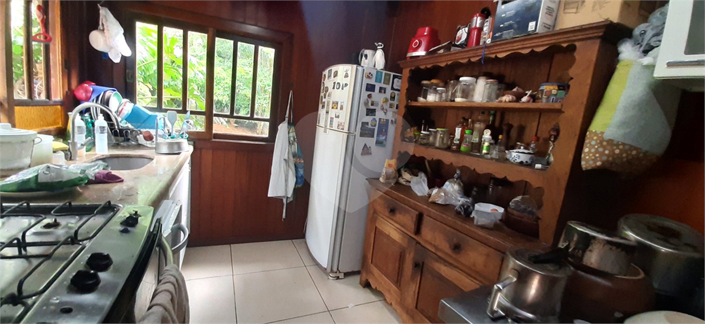 Casa à venda com 4 quartos, sendo 2 suítes, no condomínio Associação Reserva das Hortênsias, Mairiporã - SP