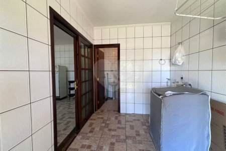 Casa Térrea à venda com 4 quartos, sendo 2 suítes, em Alpes D'Ouro, Bom Jesus dos Perdões, SP