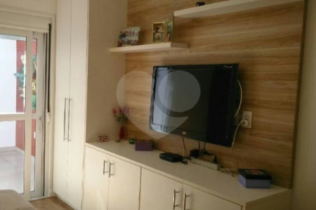 Casa à venda com 3 suítes em Jardim Jussara, São Paulo, SP