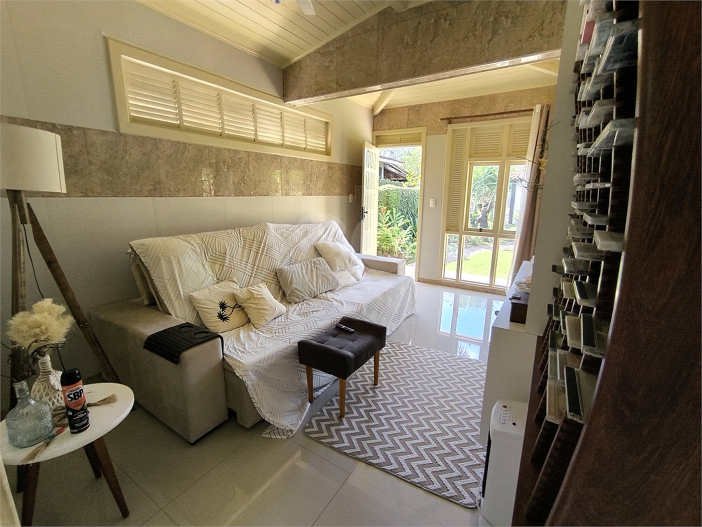 Casa à venda com 4 quartos, sendo 2 suítes, no Centro, Santa Cruz Cabrália, BA