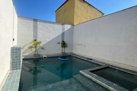 Casa com 2 dormitórios à venda, 81 m² por R$ 540.000,00 - Mirim - Praia Grande/SP