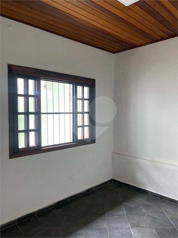 Casa à venda com 3 quartos, sendo 1 suíte, em Parque Santa Rosa, Suzano, SP