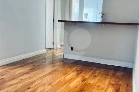 Apartamento à venda com 2 quartos em Parque Maria Domitila, São Paulo, SP