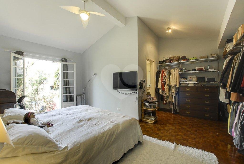 Casa à venda com 5 suítes em Vila Tramontano, São Paulo, SP