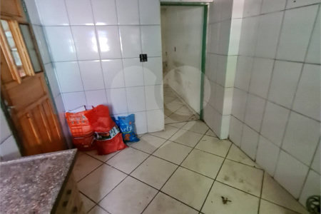 Casa à venda com 6 quartos em Vila dos Remédios, São Paulo, SP