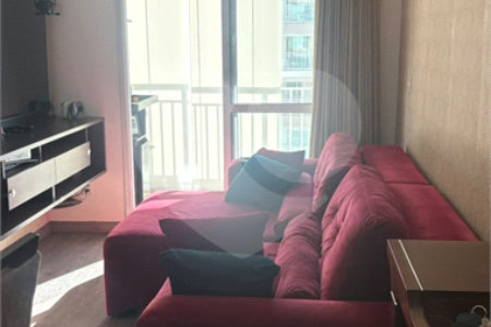 Apartamento à venda com 3 quartos, sendo 1 suíte, em Conjunto Residencial Irai, Suzano, SP
