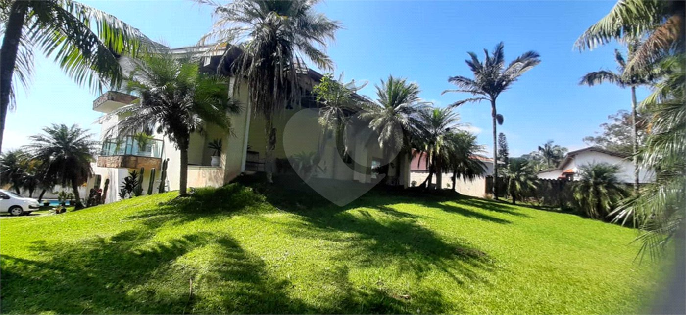 Casa à venda com 4 suítes no condomínio Parque Imperial da Cantareira, Mairiporã - SP
