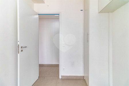 Apartamento à venda com 3 quartos, sendo 1 suíte,  em Vila Anastácio, São Paulo, SP