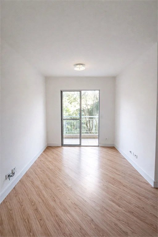 Apartamento à venda com 3 quartos em Jardim Caiapiá, Cotia, SP
