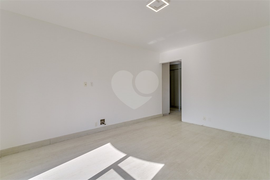 Apartamento à venda com 3 quartos, sendo 1 suíte, em Morumbi, São Paulo, SP