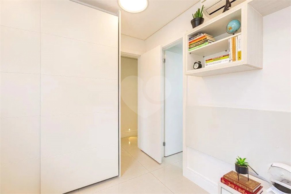 Apartamento à venda com 3 suítes em Vila Romana, São Paulo, SP
