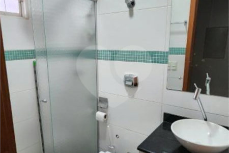 Sobrado à venda com 4 quartos, sendo 1 suíte, em Morada do Ouro, Cuiabá, MT