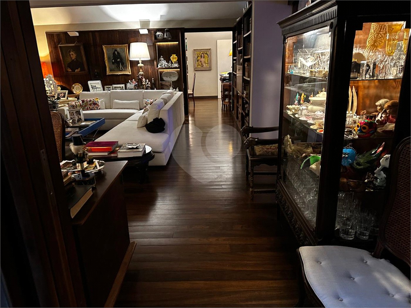 Casa à venda com 5 quartos, sendo 3 suítes, em Morumbi, São Paulo, SP