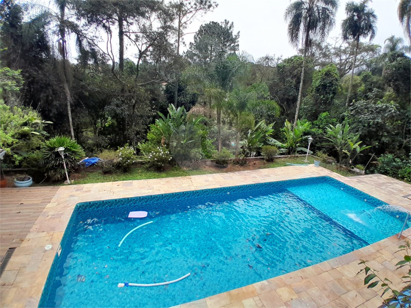 Casa Térrea à venda com 5 quartos, sendo 2 suítes,  em Roseira, Mairiporã, SP
