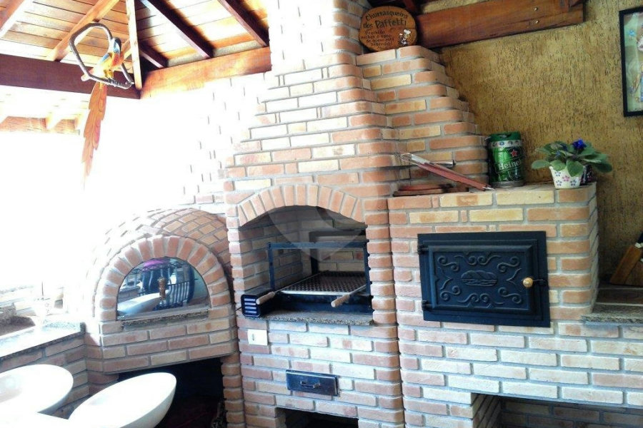 Casa à venda com 4 quartos, sendo 2 suítes,  em Horto, São Paulo, SP