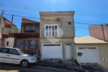 Casa à venda com 3 quartos, sendo 1 suíte, em Vila José Salem, Itapetininga, SP