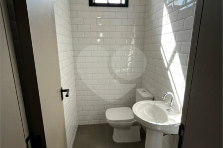 Casa à venda com 4 quartos, sendo 2 suítes,  no condomínio Florais Itália, Cuiabá - MT