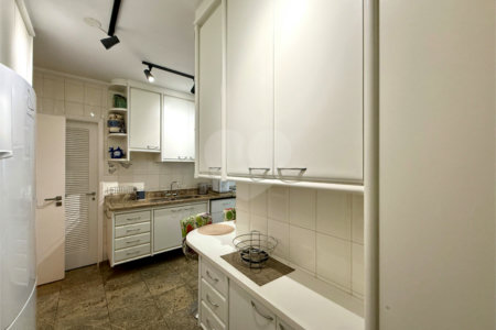 Apartamento à venda com 3 suítes em Campo Belo, São Paulo, SP