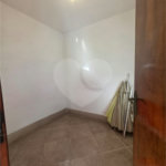 Casa à venda com 3 quartos, sendo 1 suíte, no condomínio Estância Marambaia, Vinhedo - SP