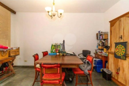 Casa à venda com 4 quartos, sendo 2 suítes,  em Jardim Paulista, São Paulo, SP