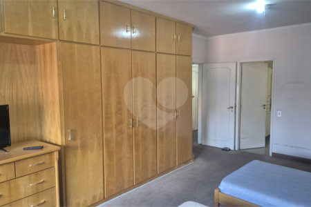 Casa à venda com 4 quartos, sendo 3 suítes,  no condomínio Chácara das Rosas, São Paulo - SP