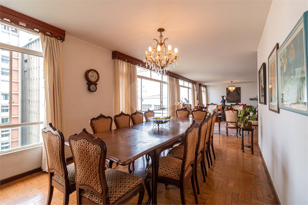 Apartamento à venda com 3 quartos, sendo 1 suíte, em Jardim Paulista, São Paulo, SP