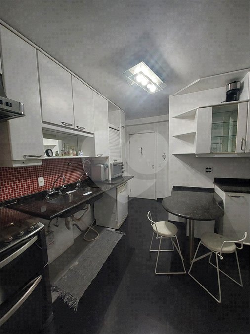 Apartamento à venda com 3 quartos, sendo 2 suítes,  em Cidade São Francisco, São Paulo, SP