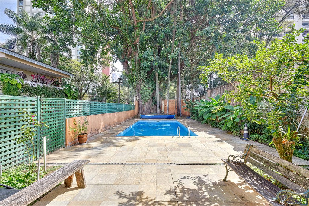 Casa à venda com 4 suítes no condomínio Conjunto Residencial São Benedito, São Paulo - SP