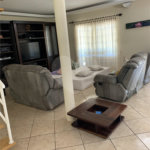 Casa à venda com 5 quartos, sendo 2 suítes, no condomínio Capela do Barreiro, Itatiba - SP